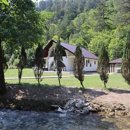 Semesterbostad Duboka